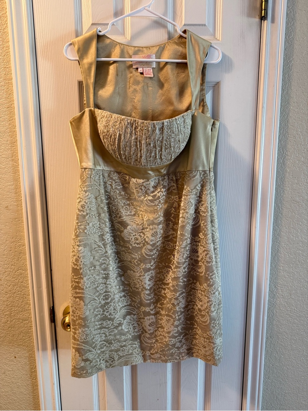 Marc Bouwer glamiti Gold Lace Cocktail Dress